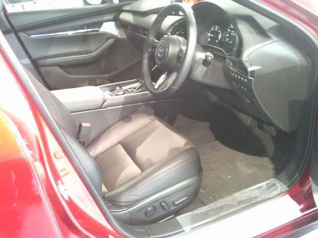 マツダ ＭＡＺＤＡ３　ファストバック １．８ ＸＤ ドライブ エディション ディーゼルターボ R7年 (関東) 99