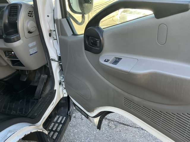 日産 アトラス ２．０ フルスーパーロー H26年 (関東) 99