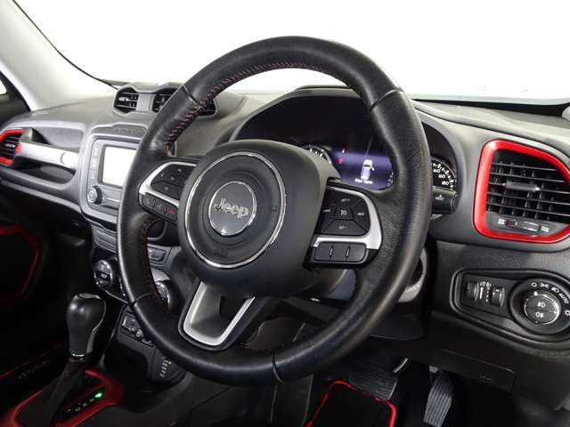 ジープ レネゲード トレイルホーク ４ＷＤ H29年 (関東) 99