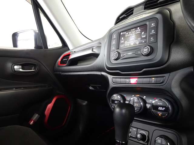 ジープ レネゲード トレイルホーク ４ＷＤ H29年 (関東) 99