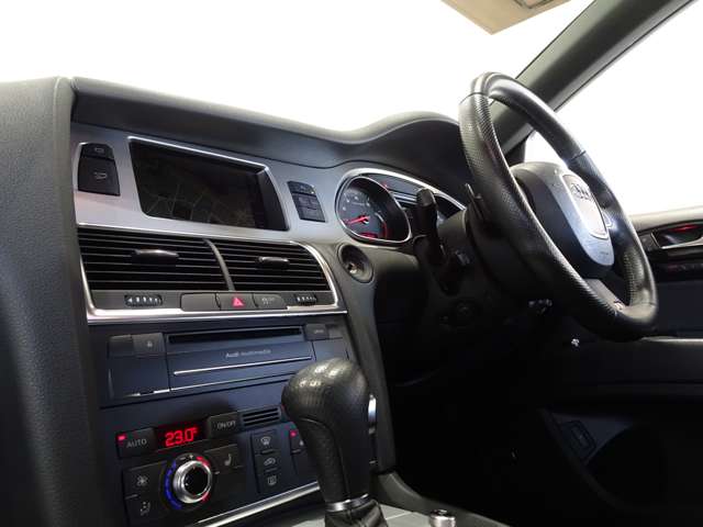 アウディ Ｑ７ ３．０ ＴＦＳＩ クワトロ ４ＷＤ H23年 (関東) 99