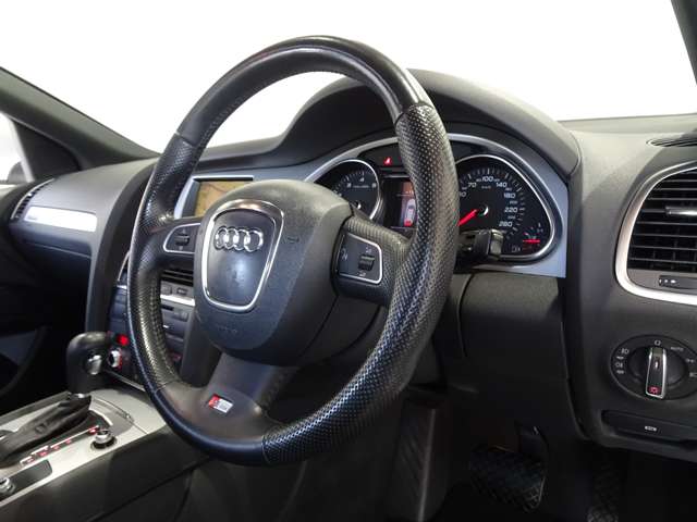 アウディ Ｑ７ ３．０ ＴＦＳＩ クワトロ ４ＷＤ H23年 (関東) 99