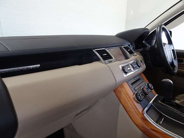 ランドローバー レンジローバー ５．０ Ｖ８ ４ＷＤ H21年 (関東) 99