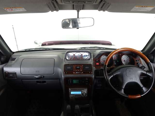 三菱 パジェロ ３．５ ミッドルーフワイド エクシード ４ＷＤ H10年 (関東) 99