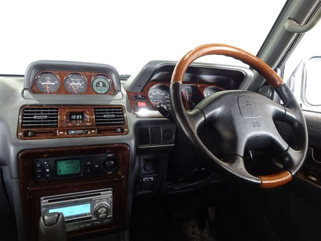 三菱 パジェロ ３．５ ミッドルーフワイド エクシード ４ＷＤ H10年 (関東) 99