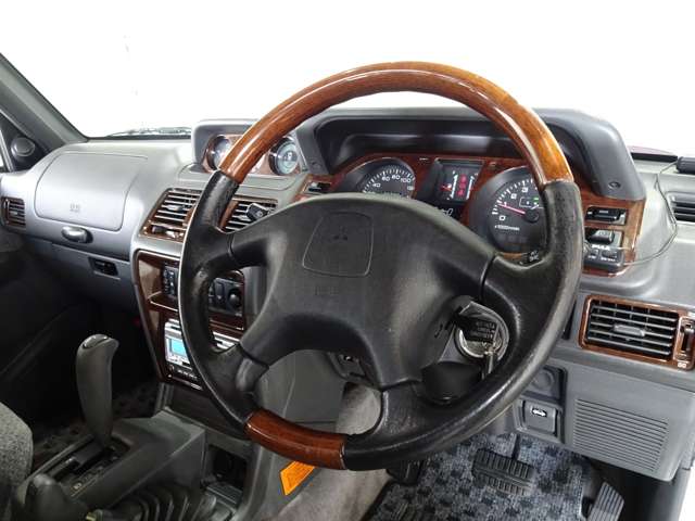 三菱 パジェロ ３．５ ミッドルーフワイド エクシード ４ＷＤ H10年 (関東) 99
