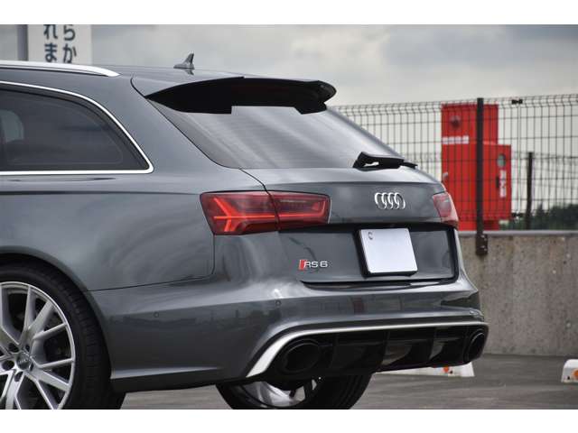 アウディ ＲＳ６　アバント パフォーマンス ４ＷＤ H29年 (関東) 99