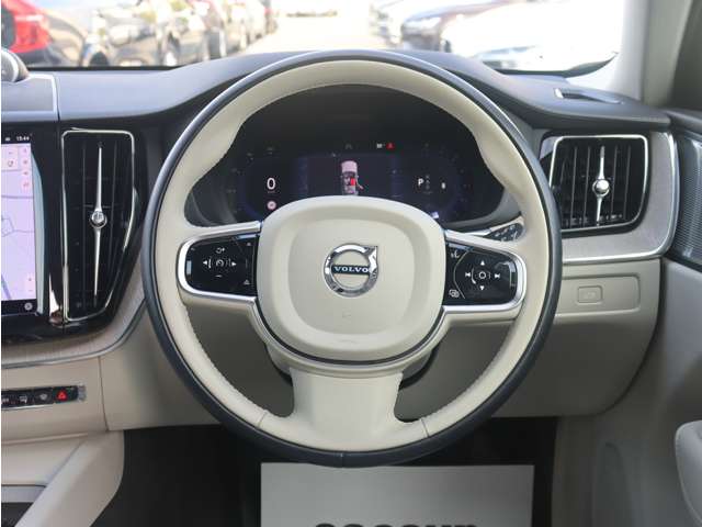 ボルボ ＸＣ６０ アルティメット Ｂ５ ＡＷＤ ４ＷＤ R4年 (東海) 99
