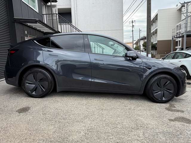 テスラ モデルＹ ＲＷＤ 黒内装 純正１９インチＡＷ R7年 (東海) 99