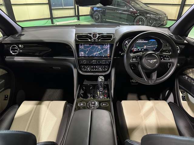 ベントレー ベンテイガ ハイブリッド ４ＷＤ R4年 (関東) 99