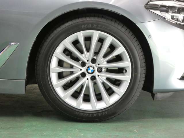 ＢＭＷ ５シリーズ ５３０ｉ　ラグジュアリー R1年 (関東) 99