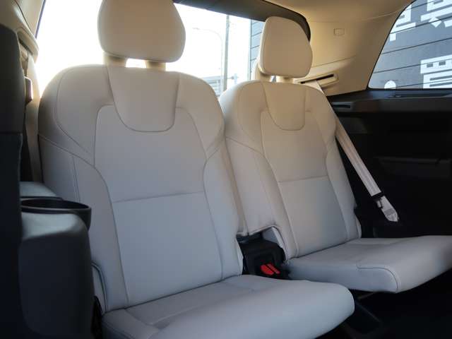 ボルボ ＸＣ９０ Ｄ５ ＡＷＤ モメンタム ディーゼルターボ ４ＷＤ R1年 (関東) 99