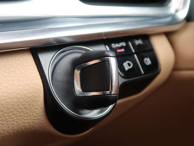 ポルシェ パナメーラ ３．０ ＰＤＫ H30年 (関東) 99