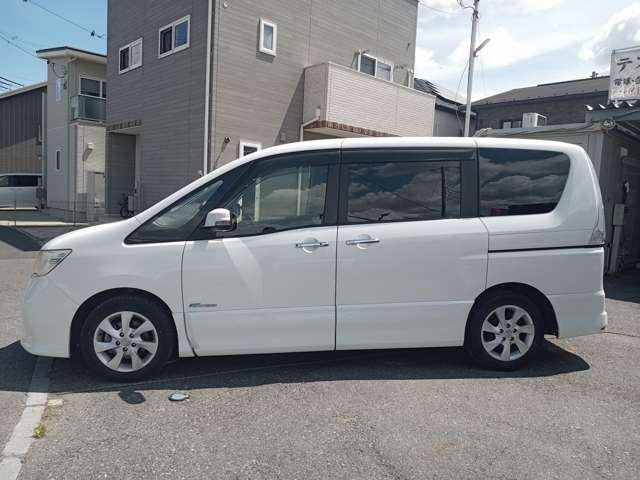 日産 セレナ ２．０ ハイウェイスター Ｓ－ＨＹＢＲＩＤ Ｖセレクション H25年 (関東) 99