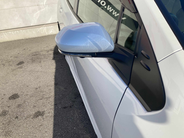 トヨタ プリウス １．８ Ｓ セーフティ プラスＩＩ R3年 (四国) 99