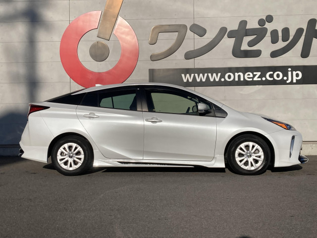 トヨタ プリウス １．８ Ｓ セーフティ プラスＩＩ R3年 (四国) 99
