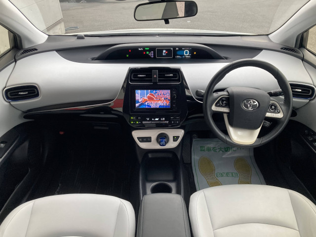 トヨタ プリウス １．８ Ｓ ツーリングセレクション H28年 (四国) 99