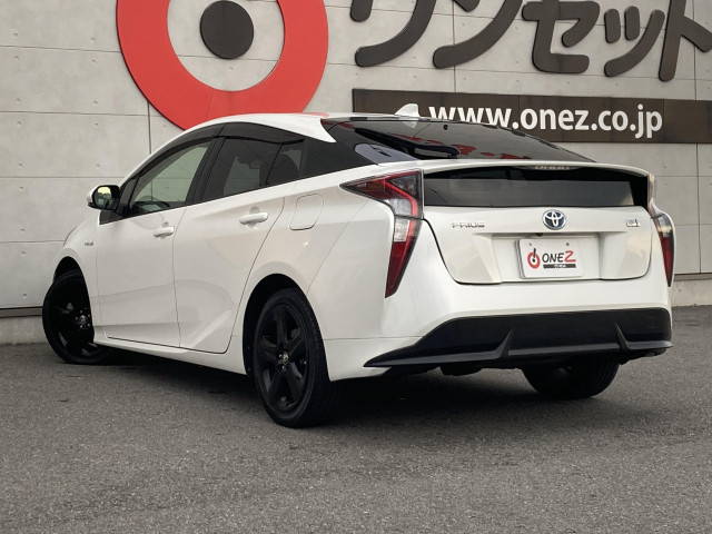 トヨタ プリウス １．８ Ｓ ツーリングセレクション H28年 (四国) 99
