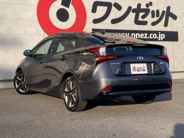 トヨタ プリウス １．８ Ａ ツーリングセレクション R3年 (四国) 99