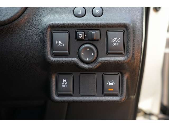 日産 ノート １．２ Ｅ－ＰＯＷＥＲ Ｘ H29年 (関東) 99