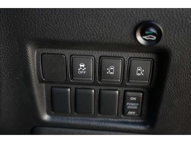 日産 エルグランド ２．５ ２５０ハイウェイスターＳ H29年 (関東) 99