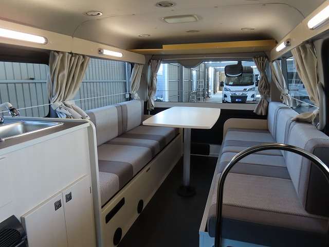 トヨタ ハイエースバン キャンピングカー H27年 (関東) 99
