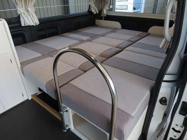 トヨタ ハイエースバン キャンピングカー H27年 (関東) 99