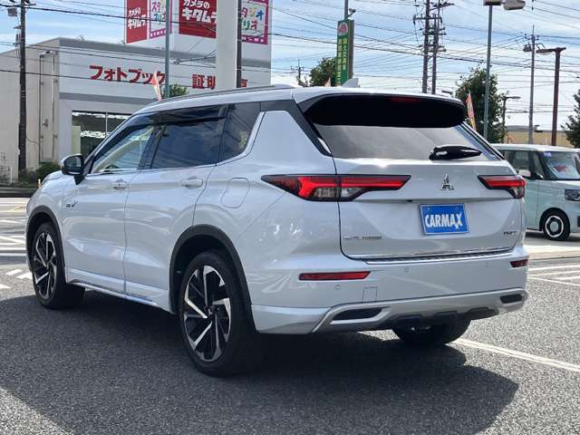 三菱 アウトランダーＰＨＥＶ ＰＨＥＶ ２．４ Ｐ ４ＷＤ R5年 (関東) 99