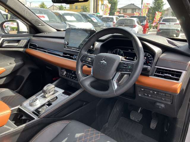 三菱 アウトランダーＰＨＥＶ ＰＨＥＶ ２．４ Ｐ ４ＷＤ R5年 (関東) 99