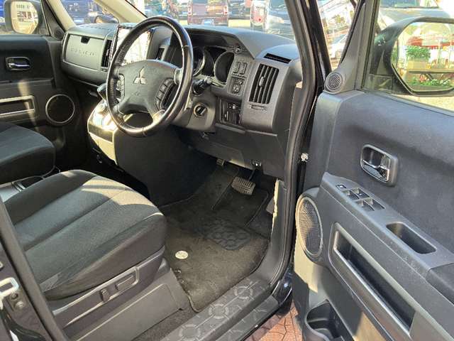 三菱 デリカ　Ｄ：５ ２．２ Ｄ パワーパッケージ ディーゼルターボ ４ＷＤ H29年 (関東) 99