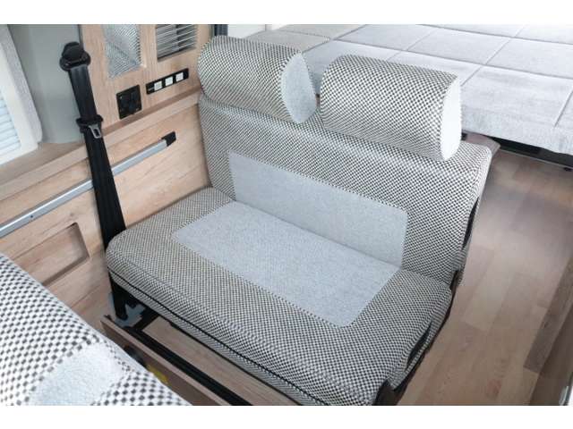 トヨタ ハイエースバン ナッツＲＶ R5年 (関東) 99