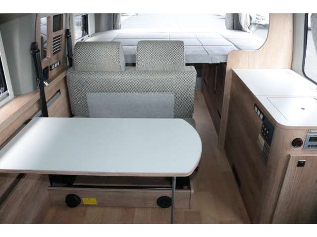 トヨタ ハイエースバン ナッツＲＶ R5年 (関東) 99