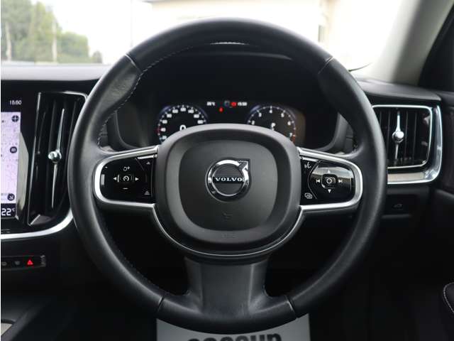 ボルボ Ｖ６０ Ｔ５　インスクリプション R1年 (関東) 99