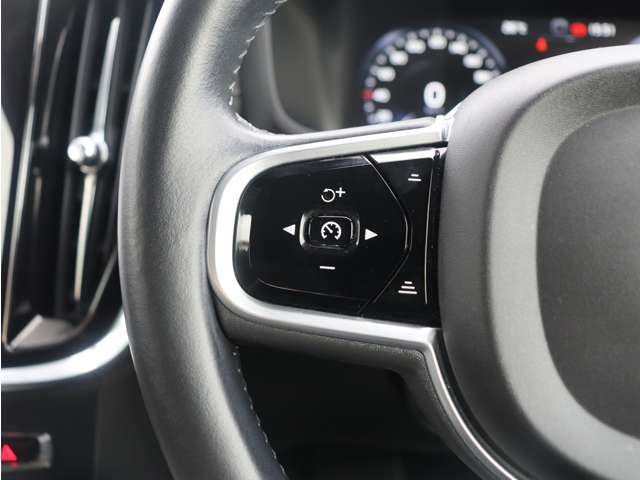ボルボ Ｖ６０ Ｔ５　インスクリプション R1年 (関東) 99