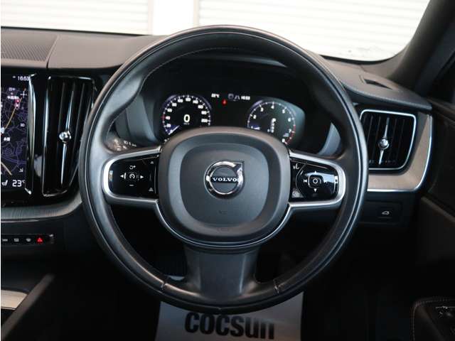 ボルボ ＸＣ６０ Ｔ５ ＡＷＤ インスクリプション ４ＷＤ R1年 (関東) 99