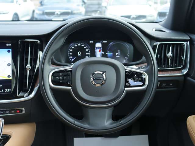 ボルボ Ｖ６０ リチャージ プラグイン ハイブリッド Ｔ６ ＡＷＤ インスクリプション R3年 (関東) 99