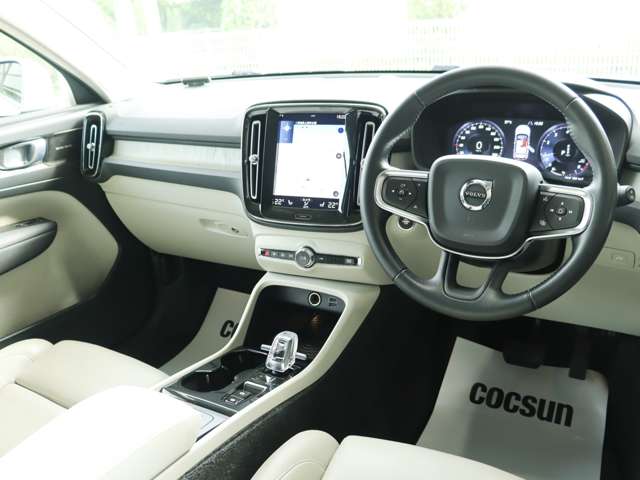 ボルボ ＸＣ４０ Ｔ４ ＡＷＤ インスクリプション ４ＷＤ H30年 (関東) 99