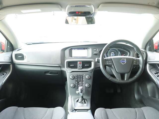 ボルボ Ｖ４０ Ｔ４ H25年 (関東) 99