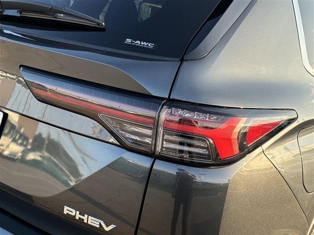 三菱 アウトランダーＰＨＥＶ ＰＨＥＶ ２．４ Ｍ ４ＷＤ R6年 (関東) 99