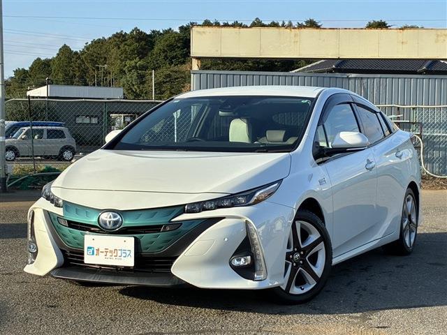 トヨタ プリウスＰＨＶ １．８ Ａ プレミアム H29年 (関東) 99