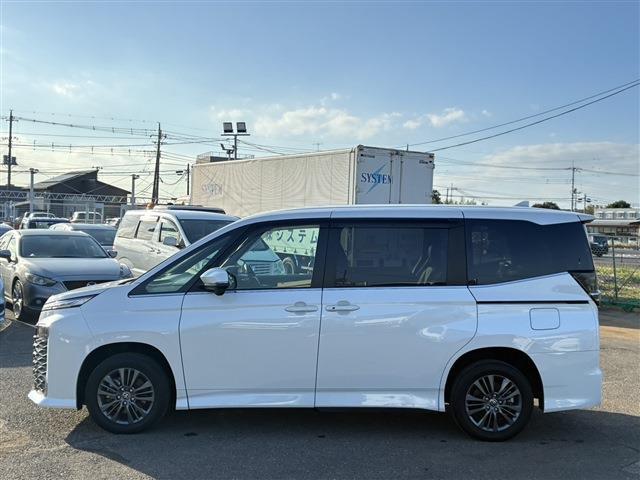 トヨタ ヴォクシー １．８ ハイブリッド Ｓ－Ｚ Ｅ－ＦＯＵＲ ４ＷＤ R4年 (関東) 99
