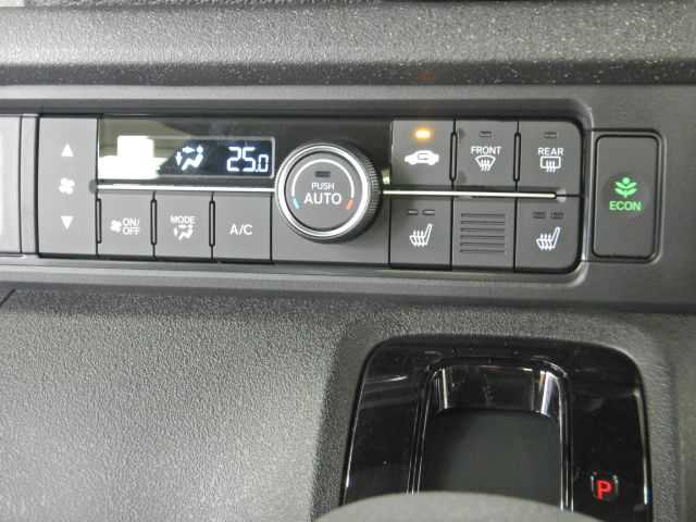 ホンダ Ｎ　ＢＯＸ カスタム ６６０ R8年 (九州・沖縄) 99
