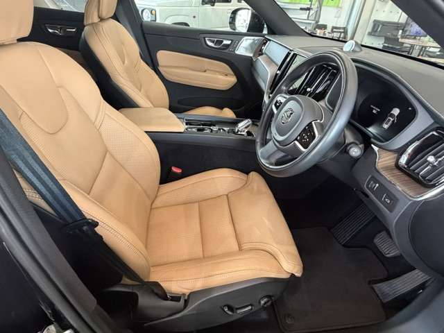 ボルボ ＸＣ６０ Ｂ５ ＡＷＤ インスクリプション ４ＷＤ R4年 (九州・沖縄) 99