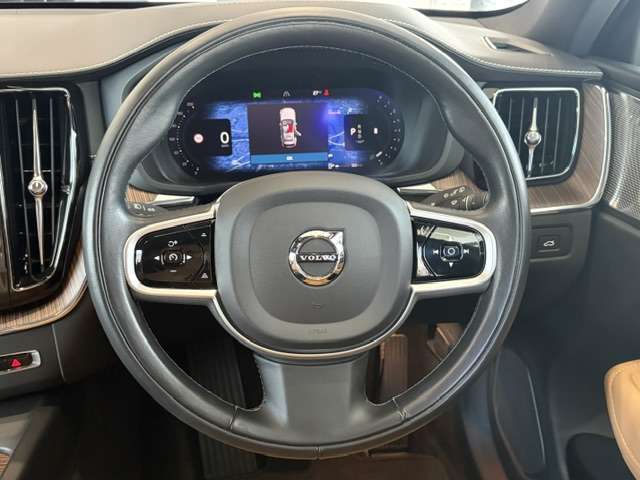 ボルボ ＸＣ６０ Ｂ５ ＡＷＤ インスクリプション ４ＷＤ R4年 (九州・沖縄) 99