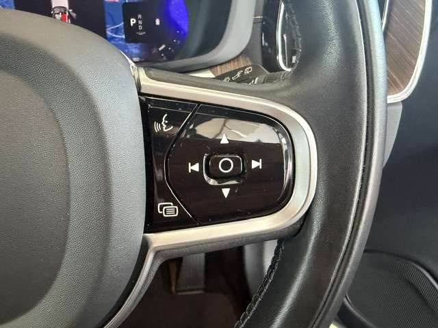 ボルボ ＸＣ６０ Ｂ５ ＡＷＤ インスクリプション ４ＷＤ R4年 (九州・沖縄) 99