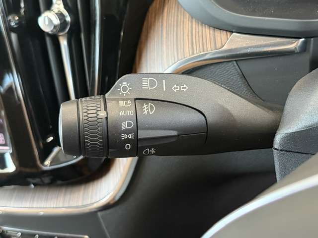 ボルボ ＸＣ６０ Ｂ５ ＡＷＤ インスクリプション ４ＷＤ R4年 (九州・沖縄) 99