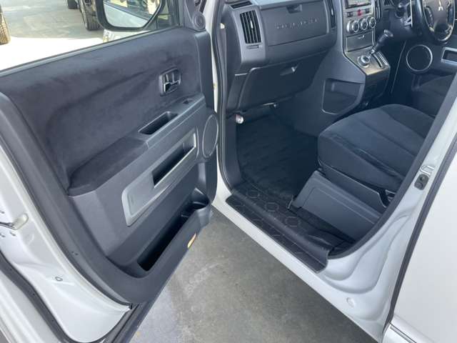 三菱 デリカ　Ｄ：５ ２．２ Ｄ パワーパッケージ ディーゼルターボ ４ＷＤ H25年 (九州・沖縄) 99