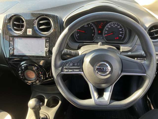 日産 ノート １．２ Ｘ H29年 (近畿) 99