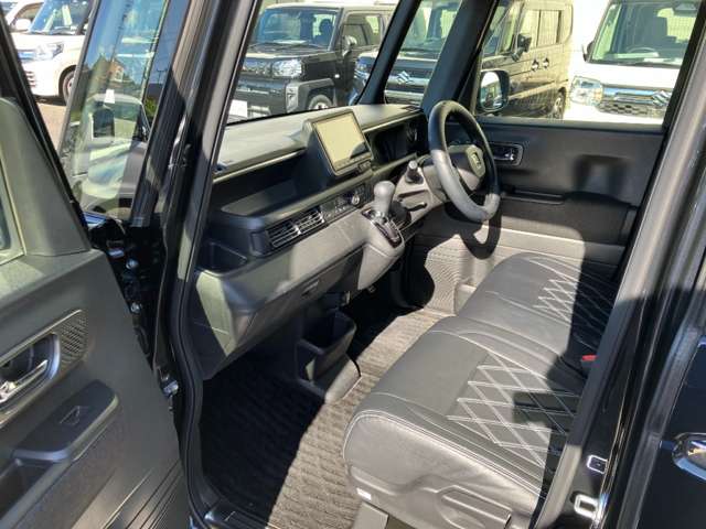 ホンダ Ｎ　ＢＯＸ カスタム ６６０ R6年 (近畿) 99