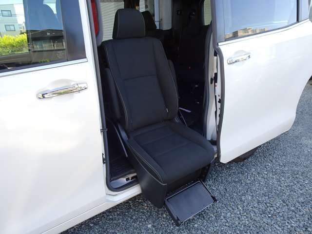 トヨタ エスクァイア ２．０ ＸＩ H29年 (東海) 99